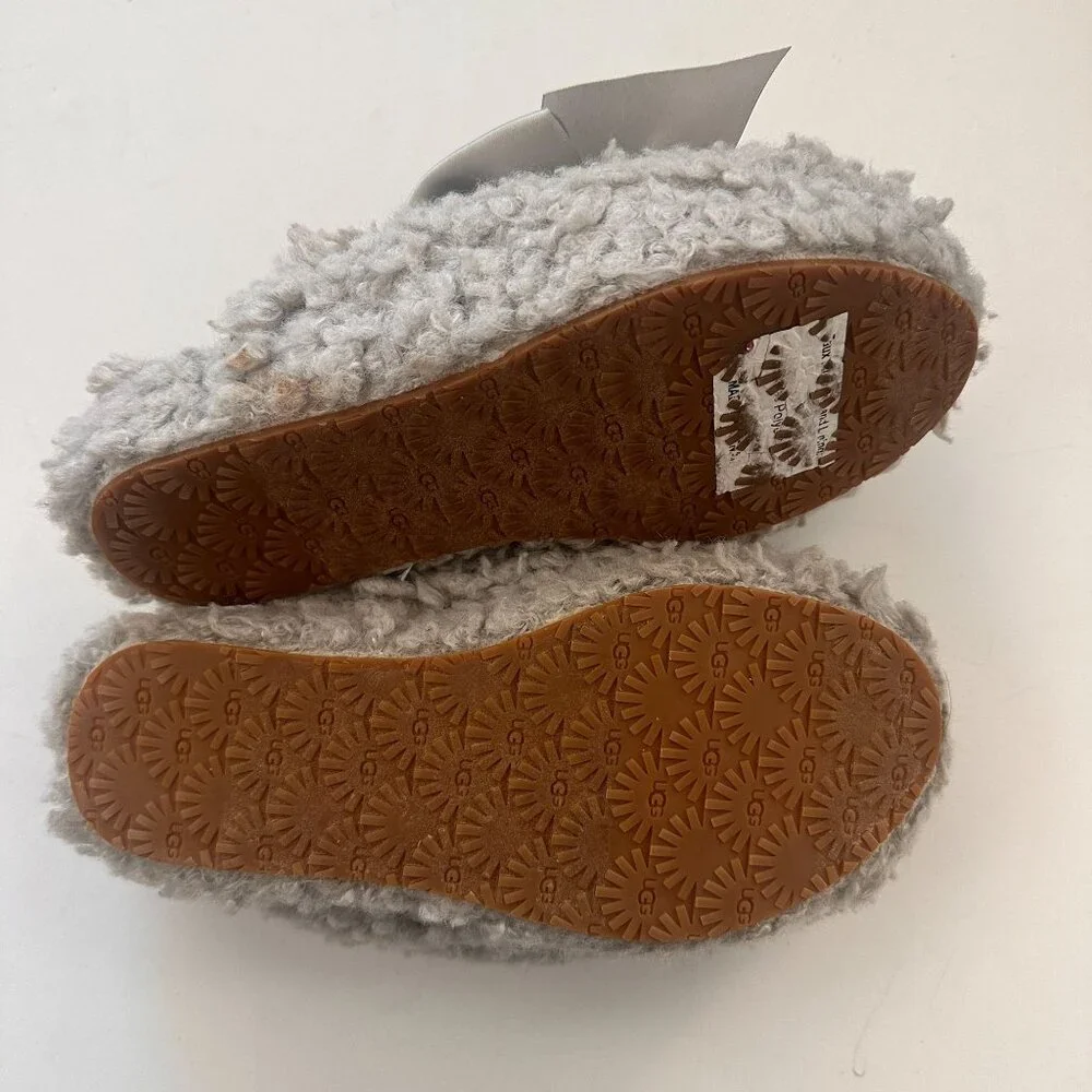 UGG Addison kid’s Slip on Shoes slippers grey size 13
